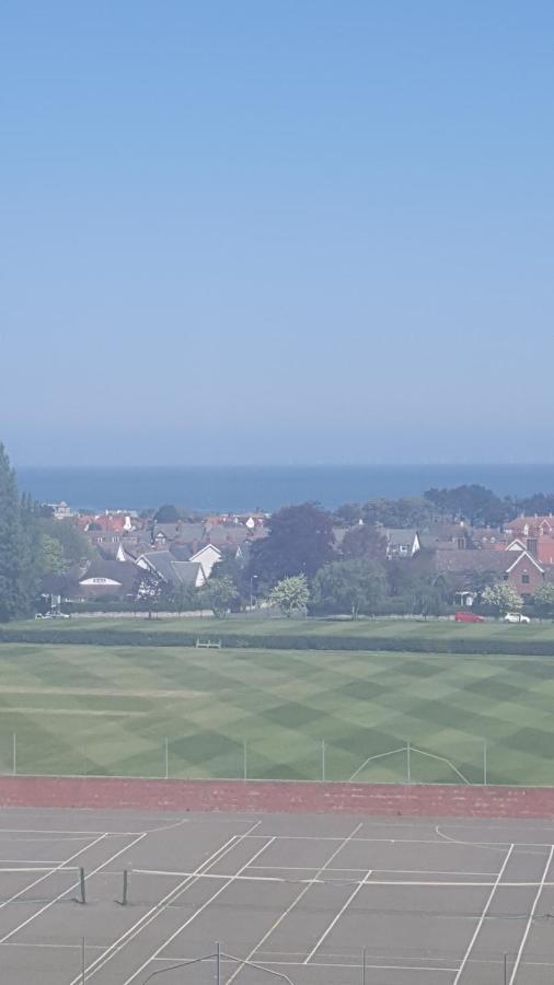 The Kings Suite Oak Drive, Colwyn Bay Ll29 7Yp First Floor Екстер'єр фото